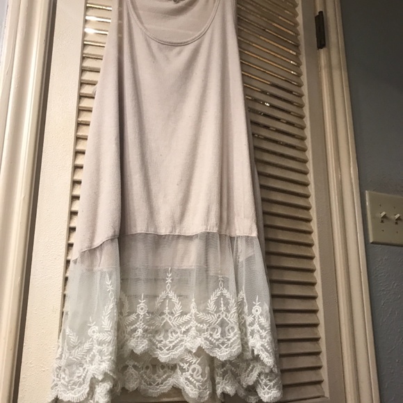 UmGee tunic out dress size small but fits medium easily - Picture 2 of 5